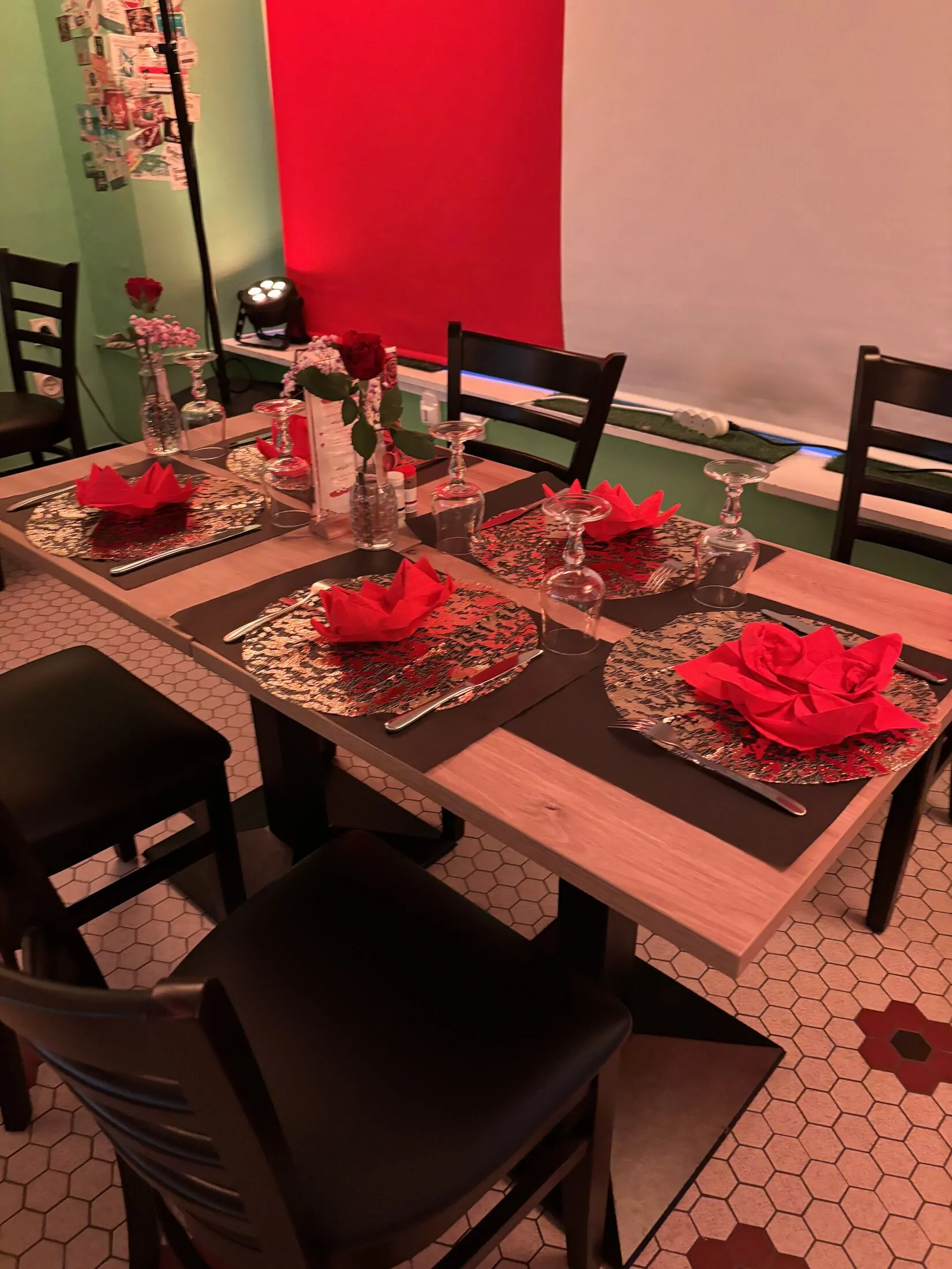 soiree-saint-valentin-table-roses